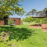 Villa Schmidt Apartments - Strandhaus Direkt Am Meer Mit Sauna, Sport Und Duenengarten - Komfort