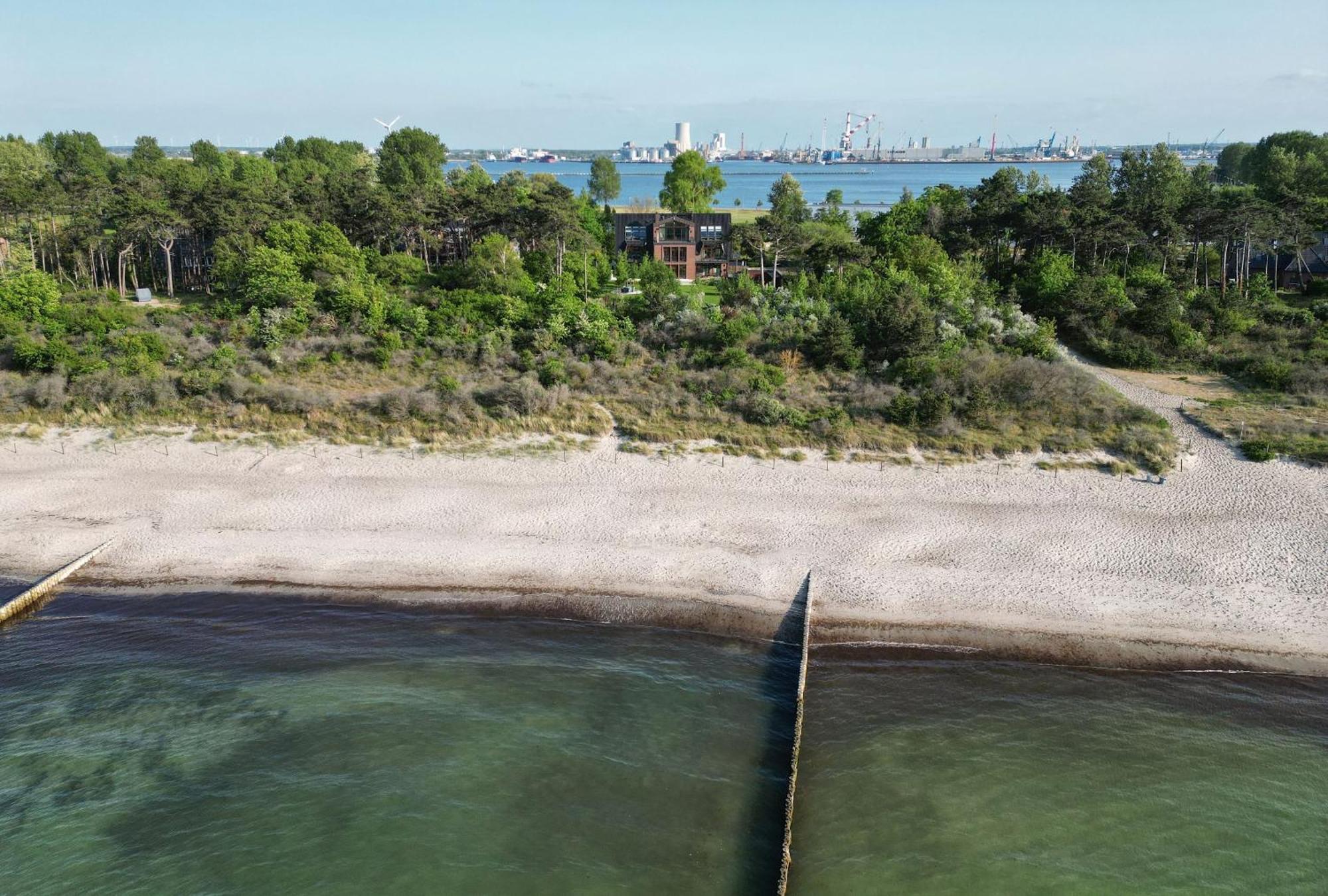 Schmidt - Strandhaus Direkt Am Mit Sauna, Sport Und Duenengarten I Apartment Rostock